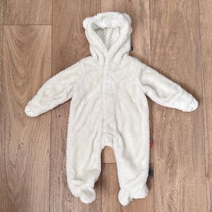 Magnetic Me 0-3M Cream Fleece Magnet Bunting Bear Footie Cozy Soft Baby Shower